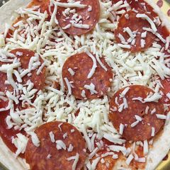 A picture of Pizza Lunchable.