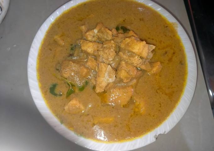 Gulai ikan hiu (masak aceh)