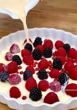 Foto principal de Tarta Jugosa de frutos rojos "Clafouti" 😋