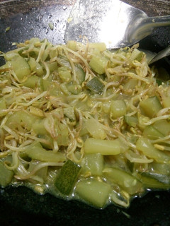 Foto resep Acar timun tauge sederhana.