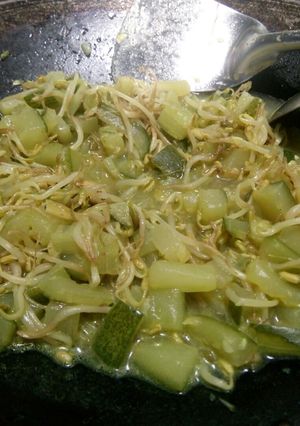 Foto resep Acar timun tauge sederhana.