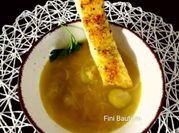 Una foto de sopa de col