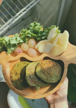 Hình của món Pancake cải Kale yến mạch - BLW.