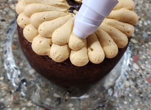 Una foto de 🐄 Ganache de dulce de leche y chocolate blanco 🐄 para rellenar o decorar