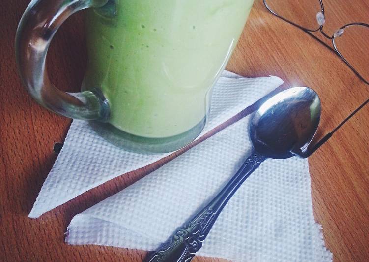 How to Make Homemade Avocado and Lemon Smoothie