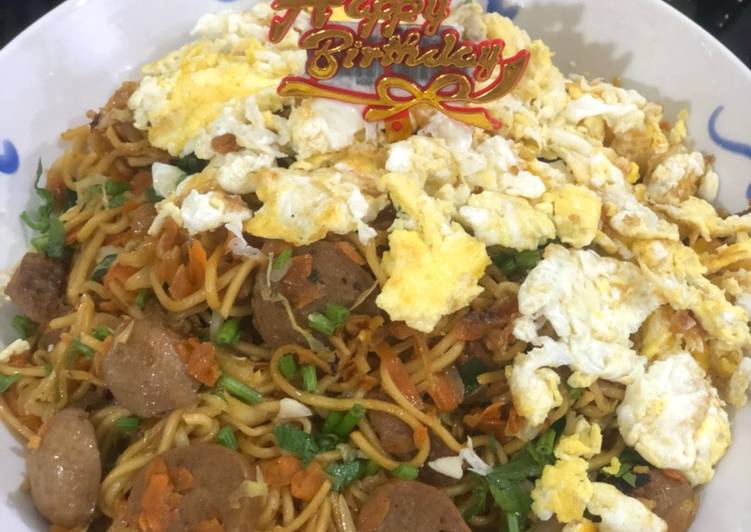 Bagaimana Menyiapkan Mie goreng ulang tahun Anti Gagal