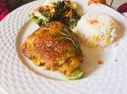 Una foto de muslo de pollo al brandy