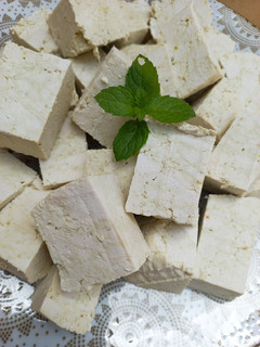 A picture of Tofu/Awara/Soybeans Cheese.