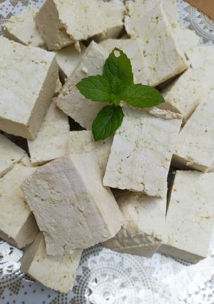 A picture of Tofu/Awara/Soybeans Cheese.