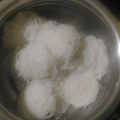 A picture of Idiyappam Nool puttu.