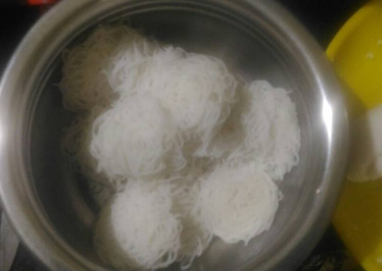 Step-by-Step Guide to Make Homemade Idiyappam Nool puttu