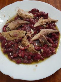 Una foto de 🇪🇸 Judías pintas con perdiz en escabeche 🇪🇸