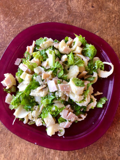 Una foto de Ensalada rápida de jamón y palmito