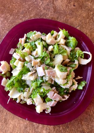 Una foto de Ensalada rápida de jamón y palmito