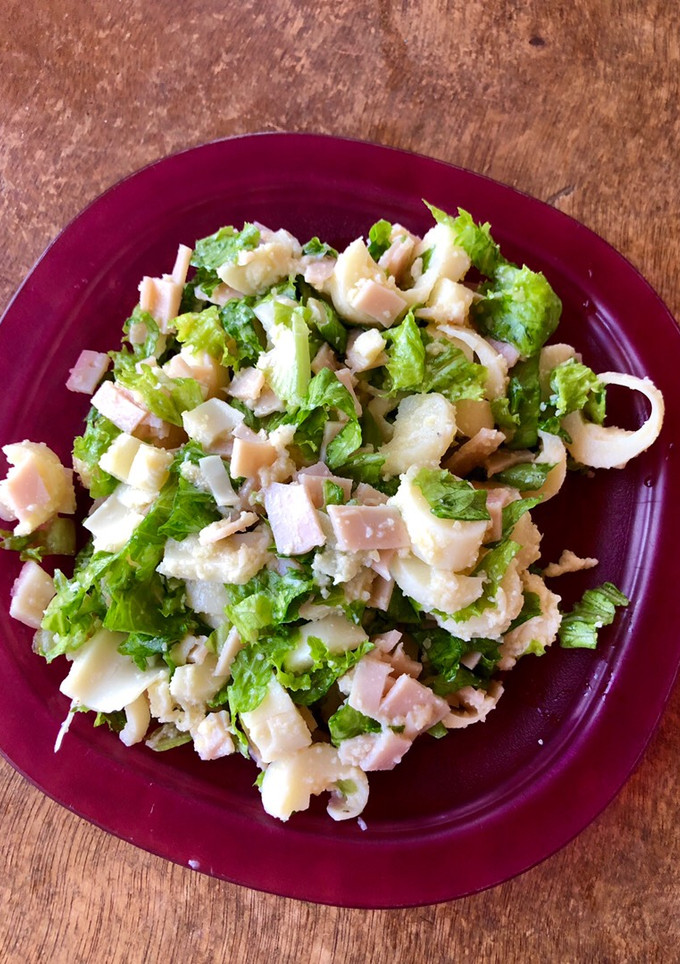 Una foto de Ensalada rápida de jamón y palmito