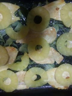 Una foto de Pollo con piña al horno