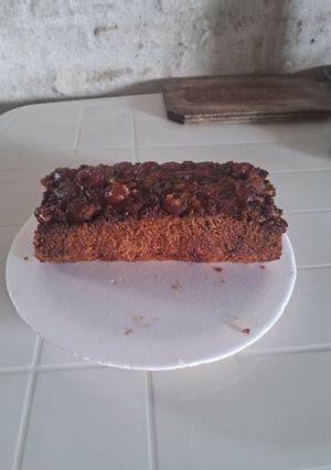 Una foto de Budín invertido de cerezas vegano🍒🍒