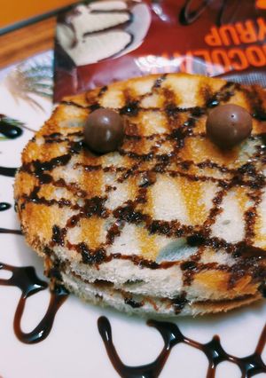 चॉकलेट ग्रील सैंडविच (Chocolate Grill Sandwich recipe in hindi) रेसिपी मुख्य फोटो