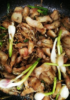 Hình của món Thịt ba chỉ kho cá cơm khô.