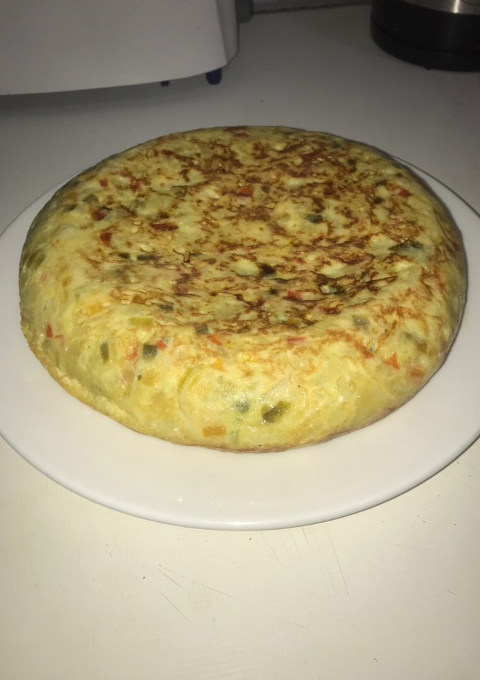 Una foto de Tortilla de patatas con tofu y verduritas