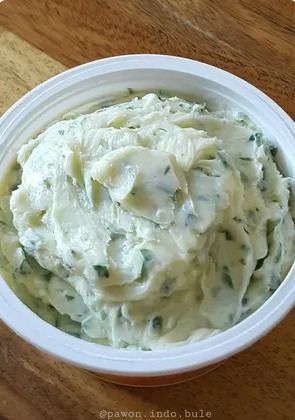 A picture of Garlic Butter Spread.