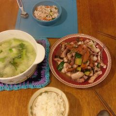 Stirfried Squid and Bok Choy soup A picture of Stirfried Squid and Bok Choy soup.