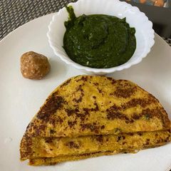 A picture of Makke di Roti te Sarson da Saag.