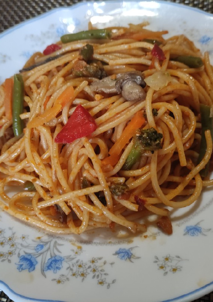 Una foto de Espaguetis con verduras en 18 minutos