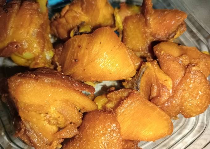 Resep Ayam Goreng Bumbu Kuning oleh Tiara Anggita - Cookpad