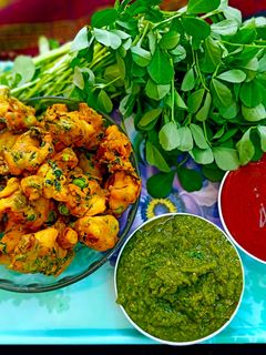 मेथी मटर आलू पकोड़े (methi matar aloo pakode recipe in Hindi) रेसिपी मुख्य फोटो