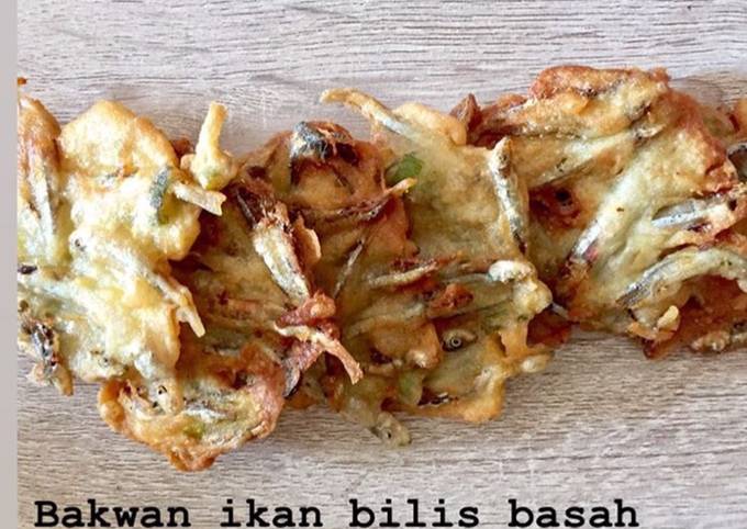 Bakwan ikan bilis basah