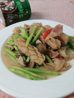 蘆筍鮮菇炒魷魚 的食譜成品照片