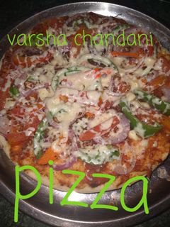 पिज़्ज़ा (Pizza recipe in Hindi) रेसिपी मुख्य फोटो