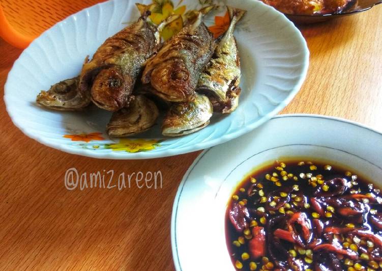 Resep Ikan Selar Goreng Kriuk Cocol Sambal Kecap yang Enak Banget