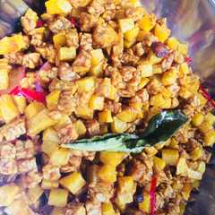 รูปของ Sambel goreng kentang tempe