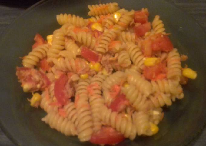 Foto principal de Ensalada con fideos tirabuzón! Ideal para días de calor 🔥🌞