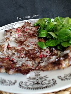 Una foto de Entrecot con salsa de pimienta rosa