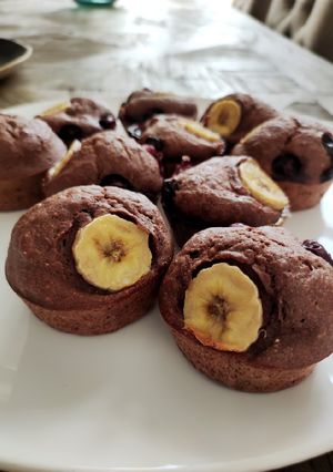 Una foto de Muffins de plátano y cacahuete