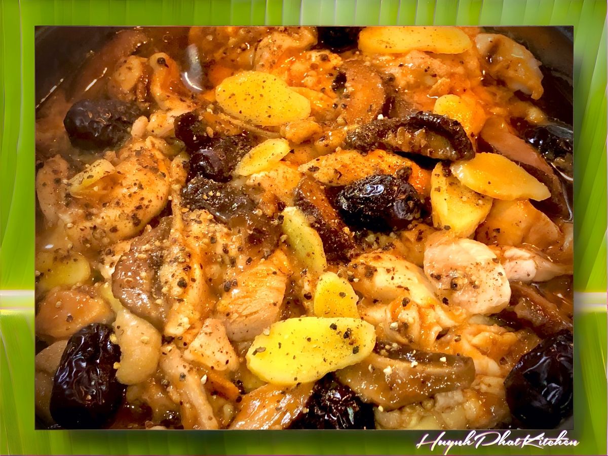 Gà Hấp Nấm Đông Cô Táo Tàu