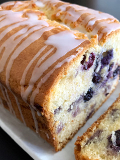 A picture of Sour Cream Pound Cake.