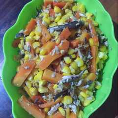รูปของ Menu sahur Tumis jagung wortel pindang suwir #BikinRamadanBerkesan