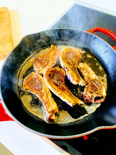 A picture of Pan Seared Lamb Chops.
