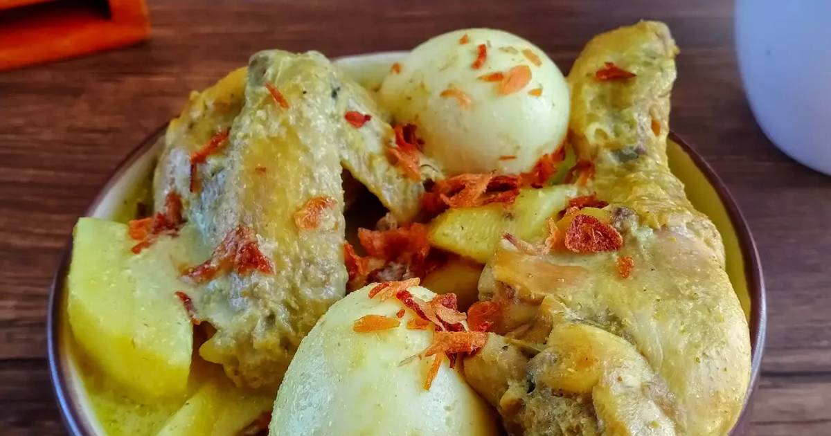 Resep Opor Ayam Telur Kuah Kuning Oleh Yuyun S Cookpad