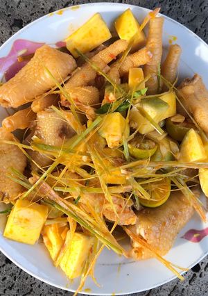 Hình của món Chân gà sả tắc.