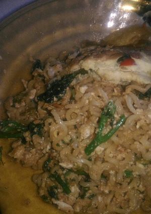 Foto resep Mie goreng pedas daun singkong