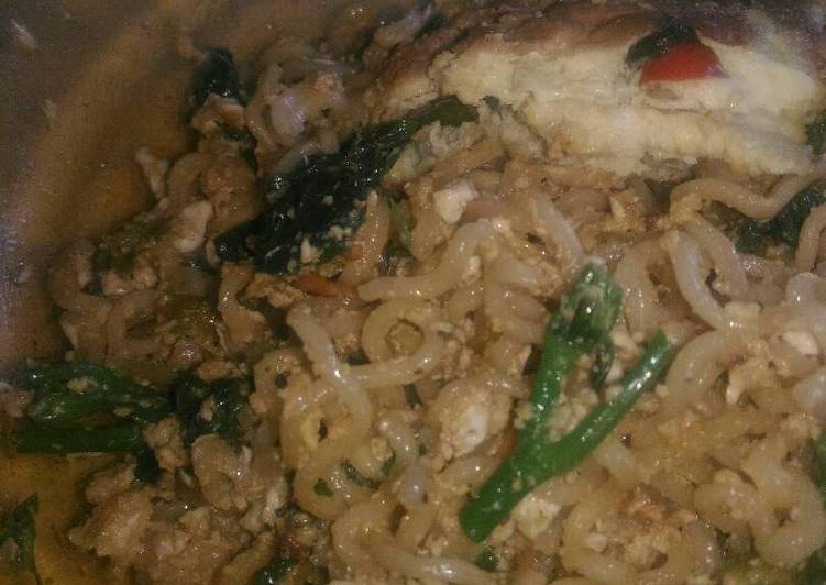 Resep Mie goreng pedas daun singkong Anti Gagal