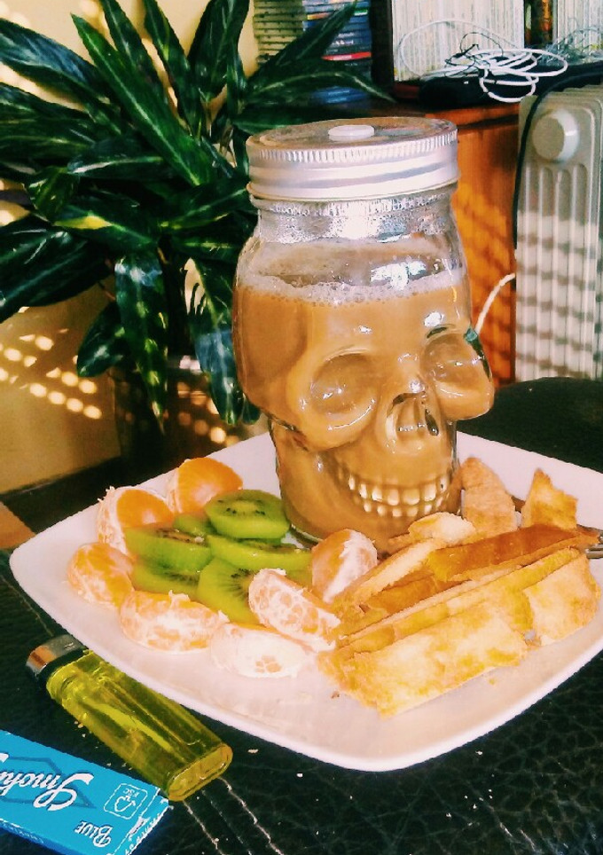 Una foto de Desayuno rápido light ☕💀