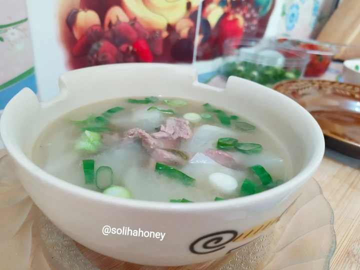 Langkah Mudah untuk Menyiapkan Resep Sogeogi Mu Guk (Sup Sapi Lobak Korea) Anti Ribet, Lezat Sekali