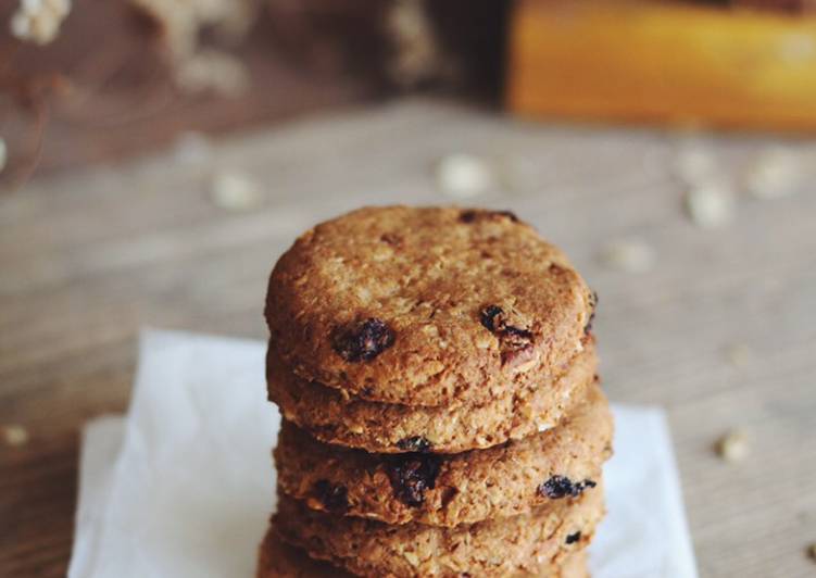 Step-by-Step Guide to Prepare Veloce Biscotti integrali di farro con l’uvetta. Grancereale fatti in casa ❤️