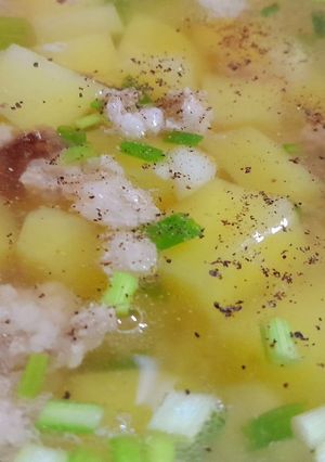 Hình của món Canh khoai tây nấu thịt xay.